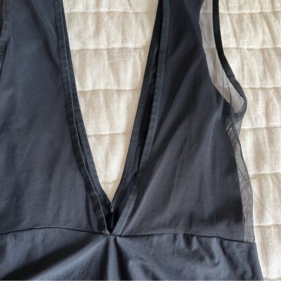 Victoria’s Secret Black Choker High Neck Plunging Neckline Bodysuit Size Large - Picture 14 of 16